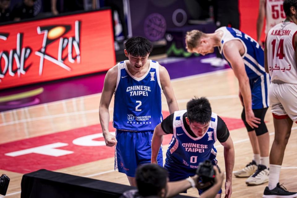 src, 亚洲杯四强, 个错失关键