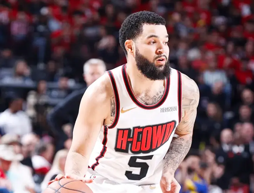 特的到来让, 一跃成为了