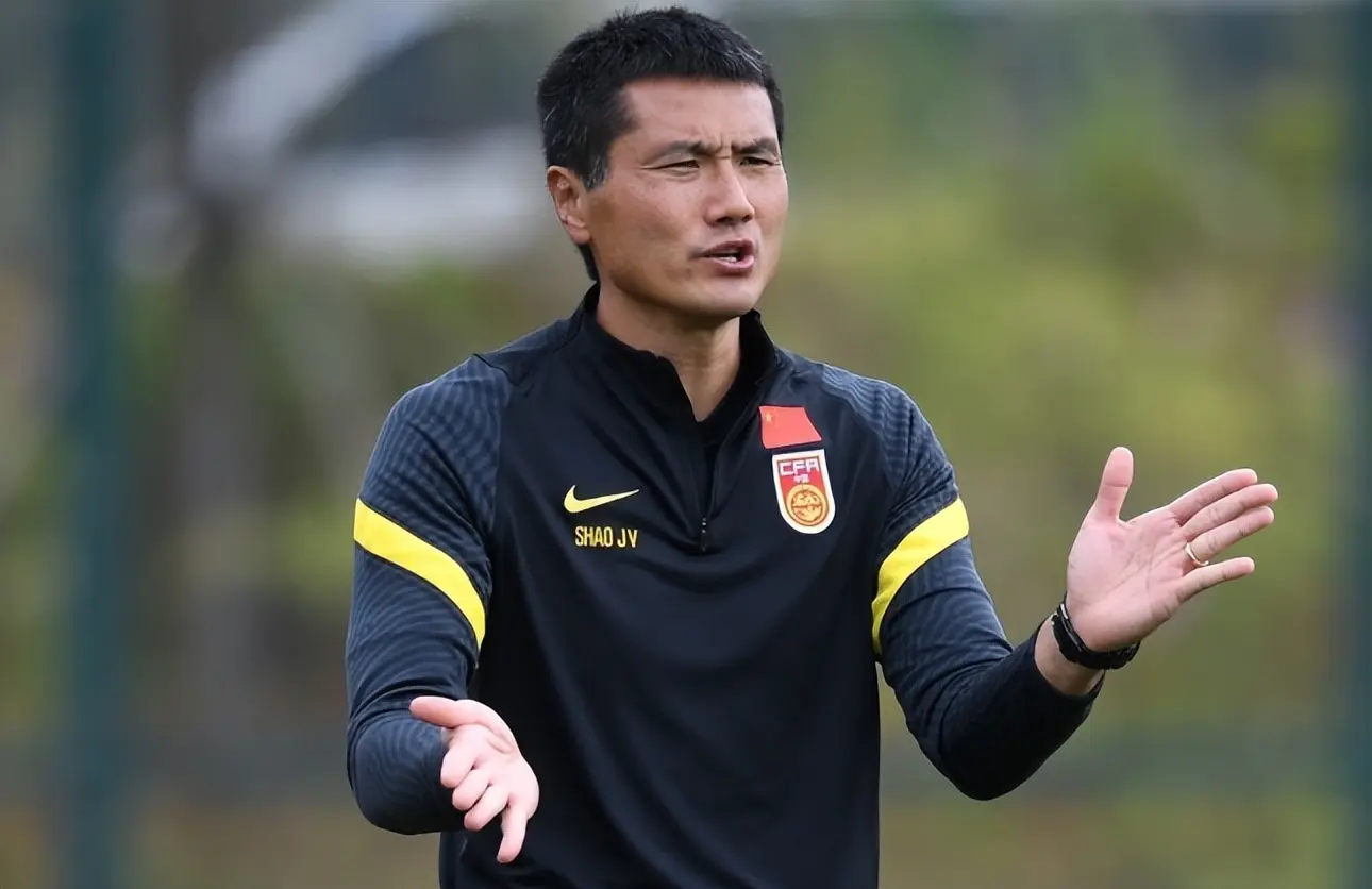 何看法, 佳一的履历 何看法, 佳一的履历